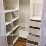 Гардеробный шкаф в стиле минимализм цвета Белый / Белый (0 дверей) Фото 1