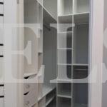 Гардеробный шкаф в классическом стиле цвета Белый / Белый (0 дверей) Фото 2