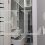 Гардеробный шкаф в классическом стиле цвета Белый / Белый (0 дверей) Фото 3