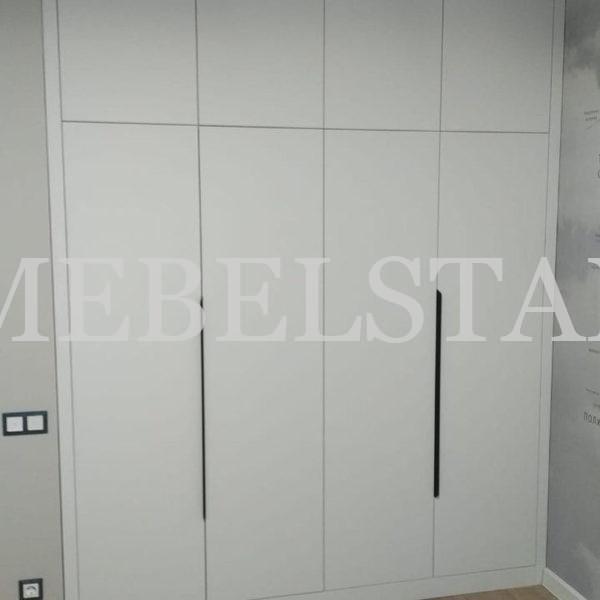 Шкаф в нишу в стиле минимализм цвета Дуб сакраменто / Белый (4 двери)