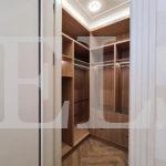 Гардеробный шкаф в стиле неоклассика цвета Дуб шамони темный / Дуб шамони темный (0 дверей) Фото 1