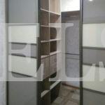 Гардеробный шкаф в стиле хай-тек цвета Пикар / Белый, Серый (3 двери) Фото 4