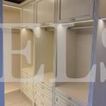 Гардеробный шкаф в классическом стиле цвета Белый / Белый (3 двери) Фото 1