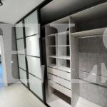 Встраиваемый шкаф цвета Белый Премиум гладкий / Серый (4 двери) Фото 4