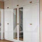 Встраиваемый шкаф в классическом стиле цвета Белый Премиум гладкий / Белый софт, Зеркало (6 дверей) Фото 2