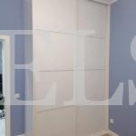 Шкаф до потолка в стиле минимализм цвета Белый Премиум гладкий / Белый (2 двери) Фото 1