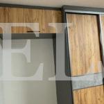 Шкаф до потолка в стиле хай-тек цвета Серый монументальный / Дуб корбридж натуральный (5 дверей) Фото 4