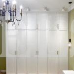 Корпусный шкаф в классическом стиле цвета Белый Премиум гладкий / Рикамо милк софт (6 дверей) Фото 2