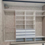 Встраиваемый шкаф цвета Белый Премиум гладкий / Капучино, Светло-коричневый (4 двери) Фото 2
