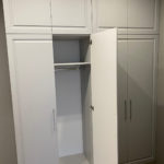 Корпусный шкаф в классическом стиле цвета Арктика серый / Светло-серый (4 двери) Фото 4