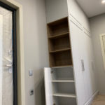 Корпусный шкаф в классическом стиле цвета Арктика серый / Светло-серый (4 двери) Фото 6