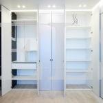 Распашной шкаф в классическом стиле цвета Белый Премиум гладкий / Джелато софт (7 дверей) Фото 3
