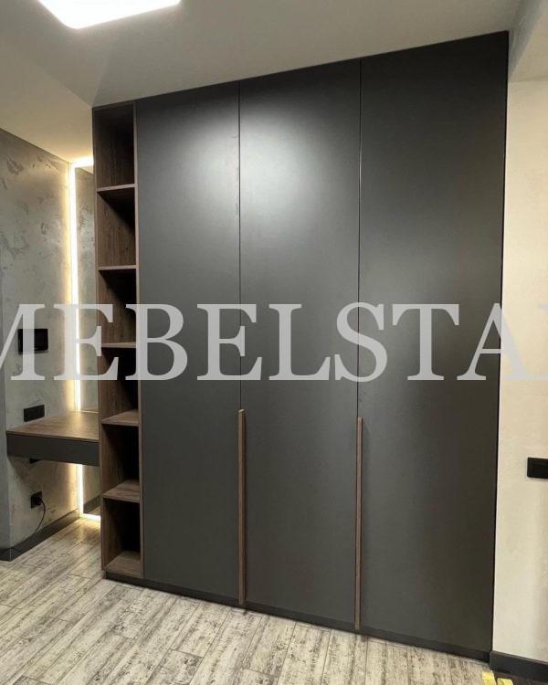 Корпусный шкаф цвета Дуб баррик темный, Серый монументальный / Серый монументальный (3 двери)