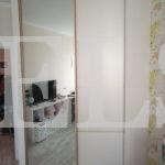 Встраиваемый угловой шкаф цвета Белый Премиум гладкий / Зеркало, Крем софт (2 двери) Фото 1