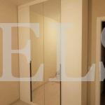 Шкаф до потолка в классическом стиле цвета Бежевый / Бежевый, Зеркало (4 двери) Фото 1