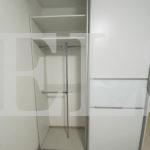 Шкаф до потолка цвета Белый / Белый глянец, Серый (2 двери) Фото 2
