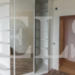 Встраиваемый угловой шкаф цвета Белый Премиум гладкий / Зеркало (2 двери) Фото 4