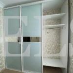 Шкаф в спальню цвета Белый / Аквамарин, Зеркало (3 двери) Фото 4