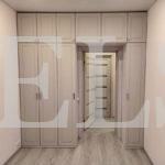 Шкаф вокруг двери в классическом стиле цвета Бежевый / Пудра софт (6 дверей) Фото 1
