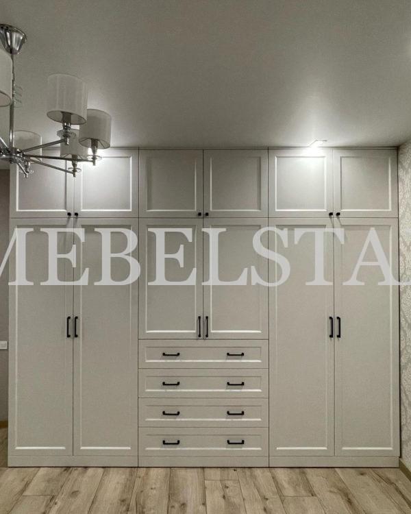 Встраиваемый шкаф в классическом стиле цвета Белый базовый / Белый софт (6 дверей)