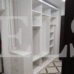 Шкаф в прихожую в классическом стиле цвета Белый / Зеркало (3 двери) Фото 1