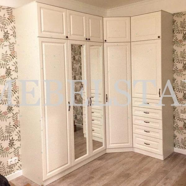Встраиваемый угловой шкаф в классическом стиле цвета Белый базовый / Белый софт, Зеркало (5 дверей)